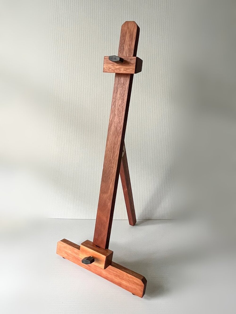 Vintage Solid Wood Single-Mast Tabletop Easel Adjustable Art Display Stand 25"